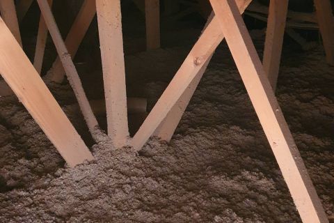 Izolace vazníkové střechy Watisolem